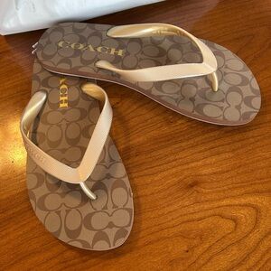 Coach Women's Tan and Gold Sandals Size 8-9